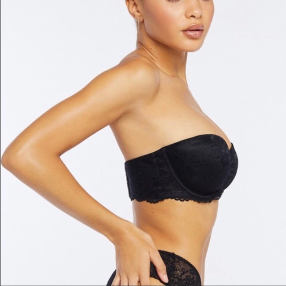 Savage X Fenty Floral Lace Black Strapless Bra